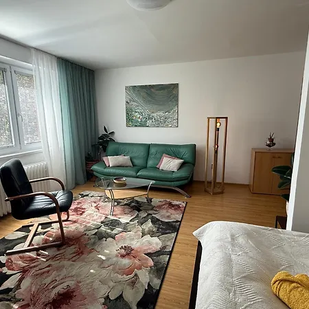 Byteček U Nádraží Apartamento *