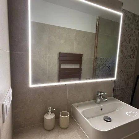 Byteček U Nádraží Apartamento